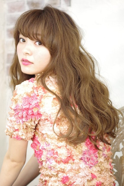 おしゃれの決め手はアシメにあり ロングヘアのアシメバングまとめ ホットペッパービューティーマガジン