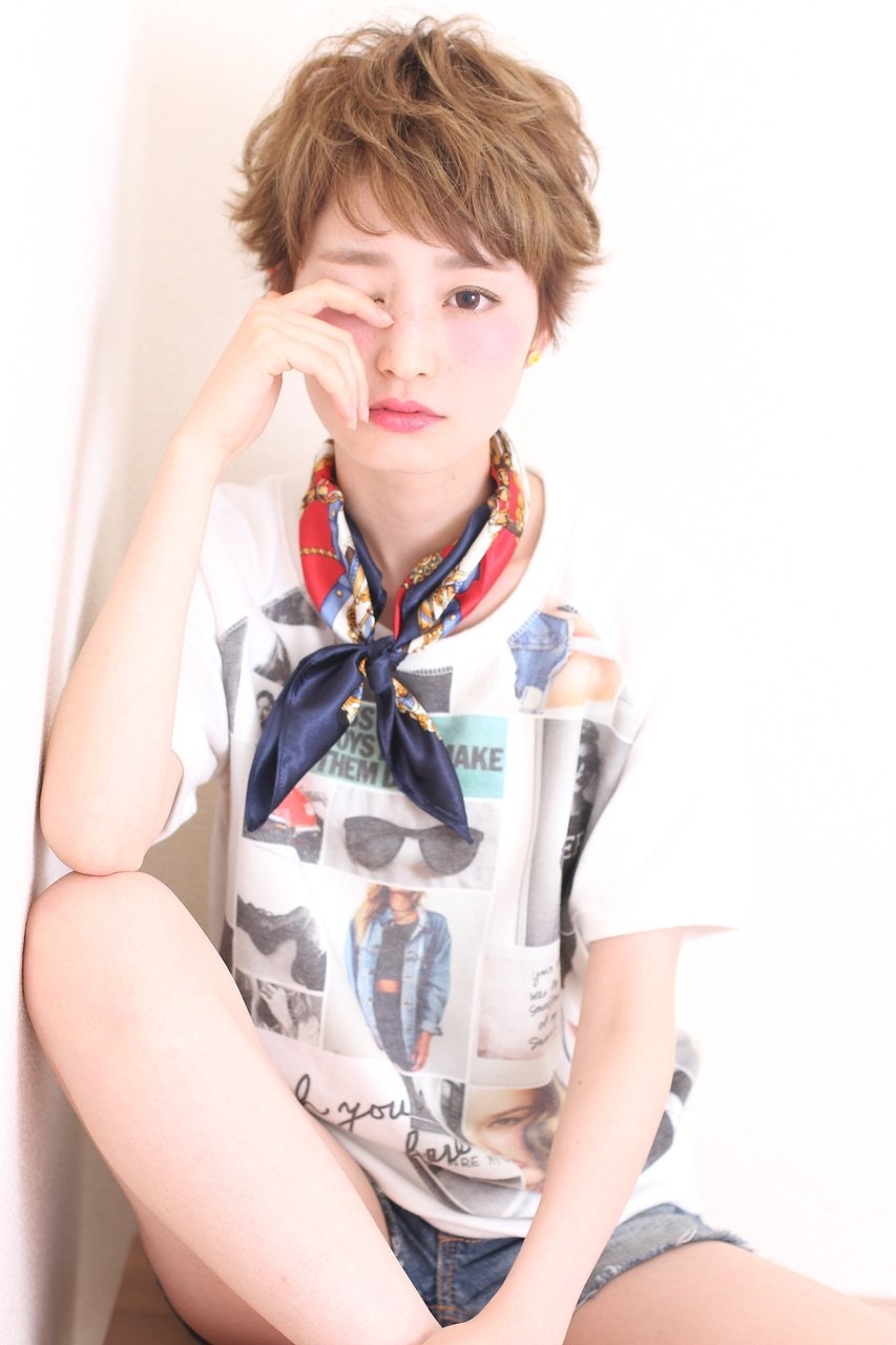 くせ毛はフレンチ風にアレンジ♡おすすめのヘアスタイル&へアアレンジ特集のサムネイル画像