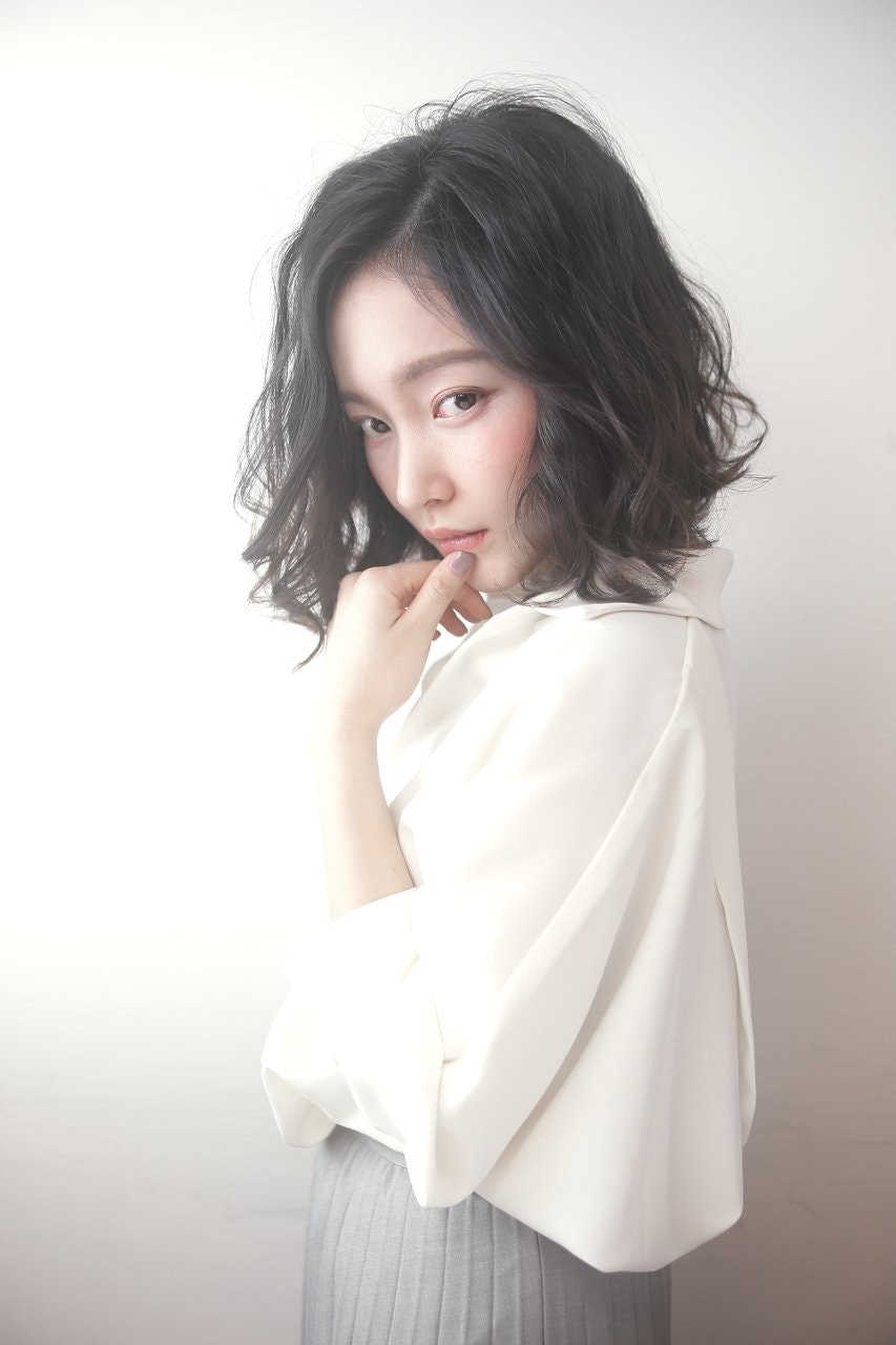 黒髪だからこそ艶やかで上品に仕上がる 黒髪に似合うおすすめヘアスタイル ホットペッパービューティーマガジン 黒髪だからこそ艶やかで上品に仕上がる 黒髪に似合うおすすめヘアスタイル ホットペッパービューティーマガジン