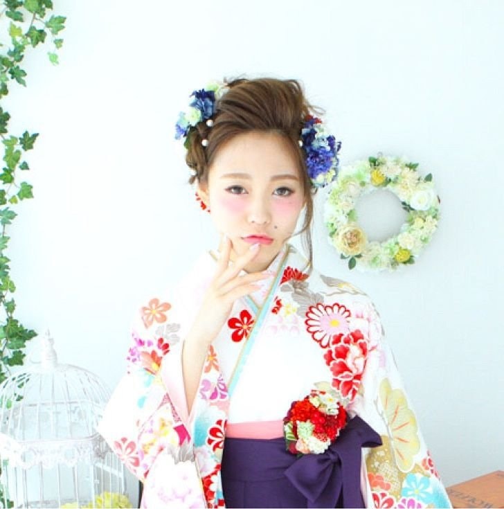 記念すべき卒業式だから…華があってハズさない【まとめ髪】で出席したい♡のサムネイル画像