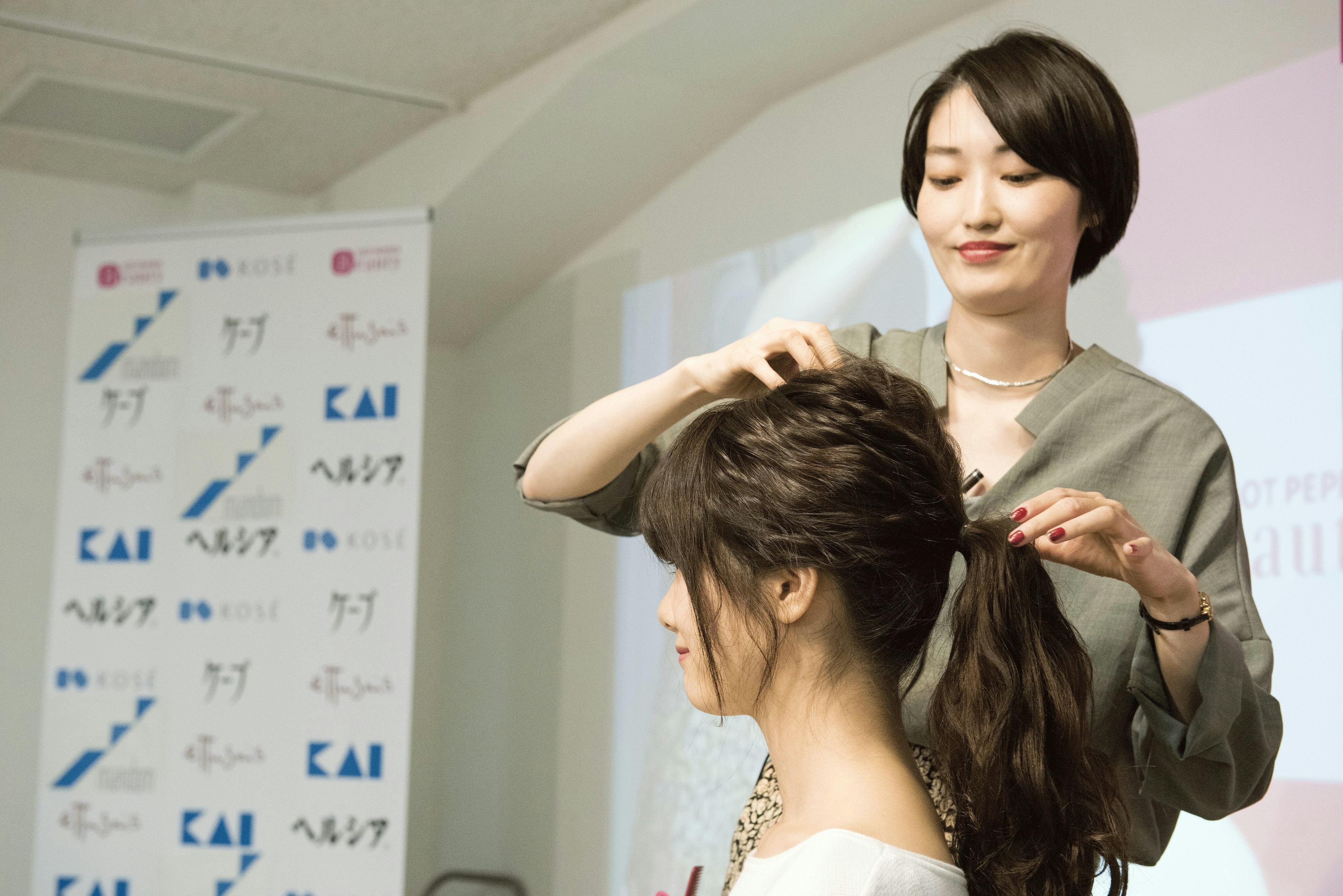 Instagramで話題 金子真由美さん発 簡単ゆる可愛ヘアアレンジ ホットペッパービューティーマガジン