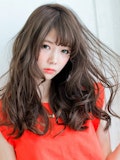 カールがあなたをフェミニンに♪巻き髪でロングに女性らしさをプラス