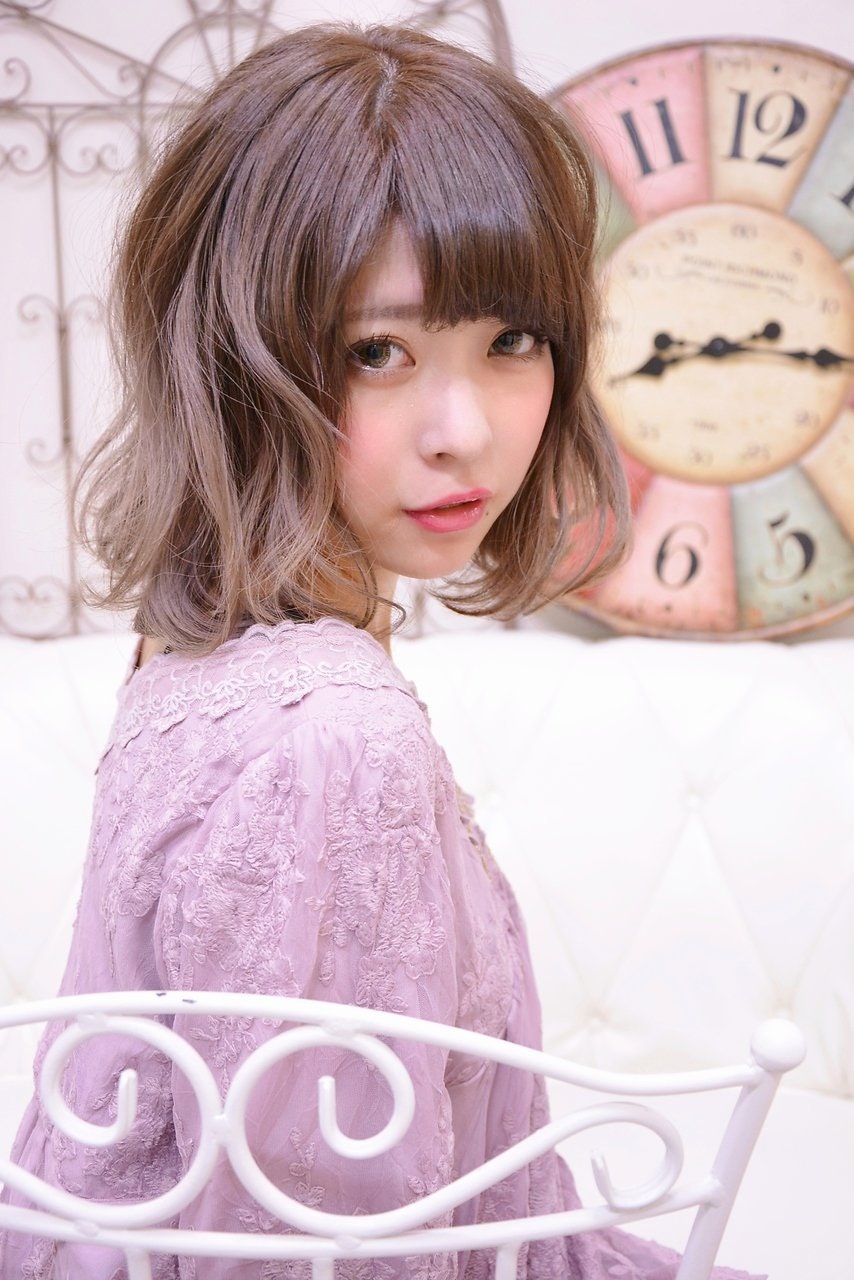 ふわふわな質感が女子の魅力をアップさせる ふんわりボブにチャレンジ ホットペッパービューティーマガジン ふわふわな質感が女子の魅力をアップさせる ふんわりボブにチャレンジ ホットペッパービューティーマガジン