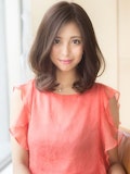 鎖骨ミディ旋風がきてる！？モテ髪の新定番「ミディアムへア」をチェック☆