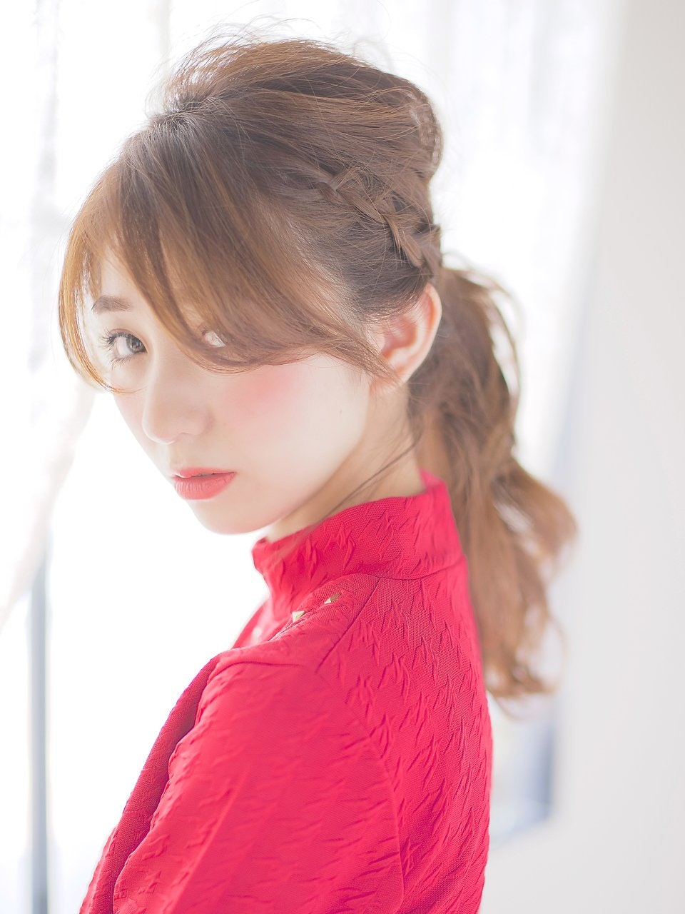 おしゃれポニーテールは キメすぎ ないのが鉄則 大人に似合うヘアスタイル特集 ホットペッパービューティーマガジン おしゃれポニーテールは キメすぎ ないのが鉄則 大人に似合うヘアスタイル特集 ホットペッパービューティーマガジン