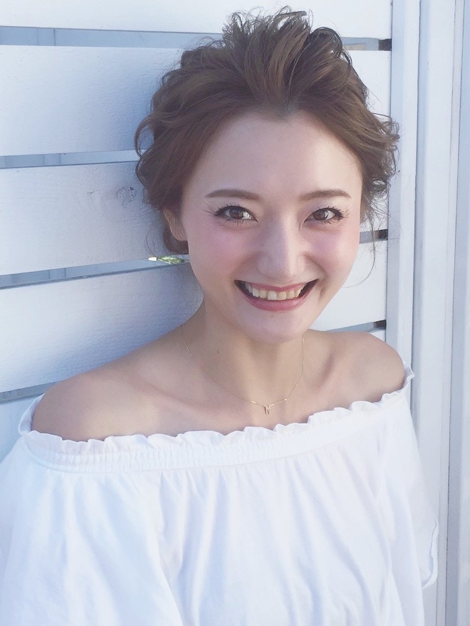特別な日は 波ウェーブ のヘアセットで決まり こなれ感たっぷりのまとめ髪特集 ホットペッパービューティーマガジン