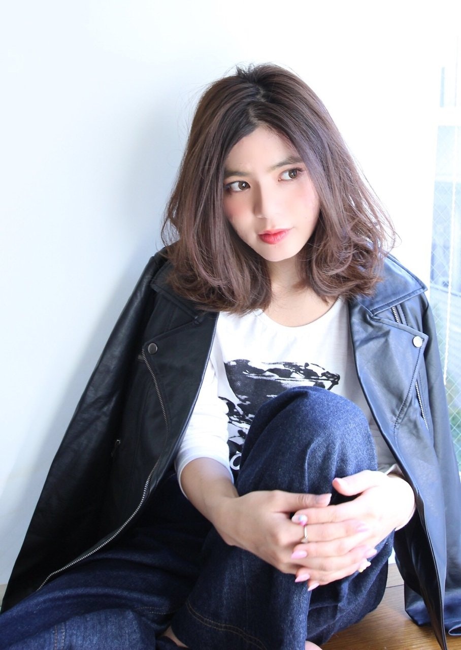グレージュカラーはオシャレカラー 女の子は髪色次第でもっと素敵になれる ホットペッパービューティーマガジン