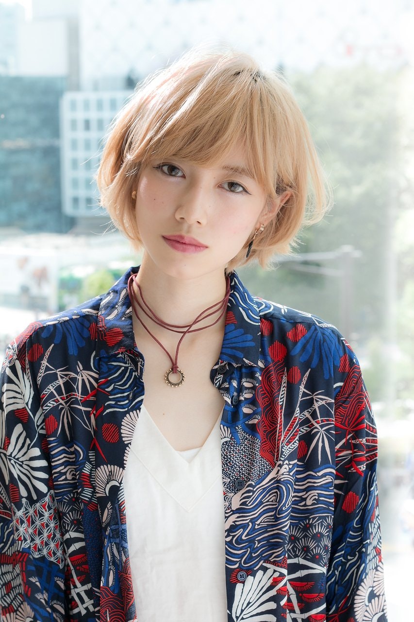 オシャレ女子は髪色で差を付ける♡マッシュショート・ボブのこなれへア特集のサムネイル画像