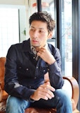 オールバックがショートヘアの印象を変える！知っておきたい、男性のアレンジテクニック