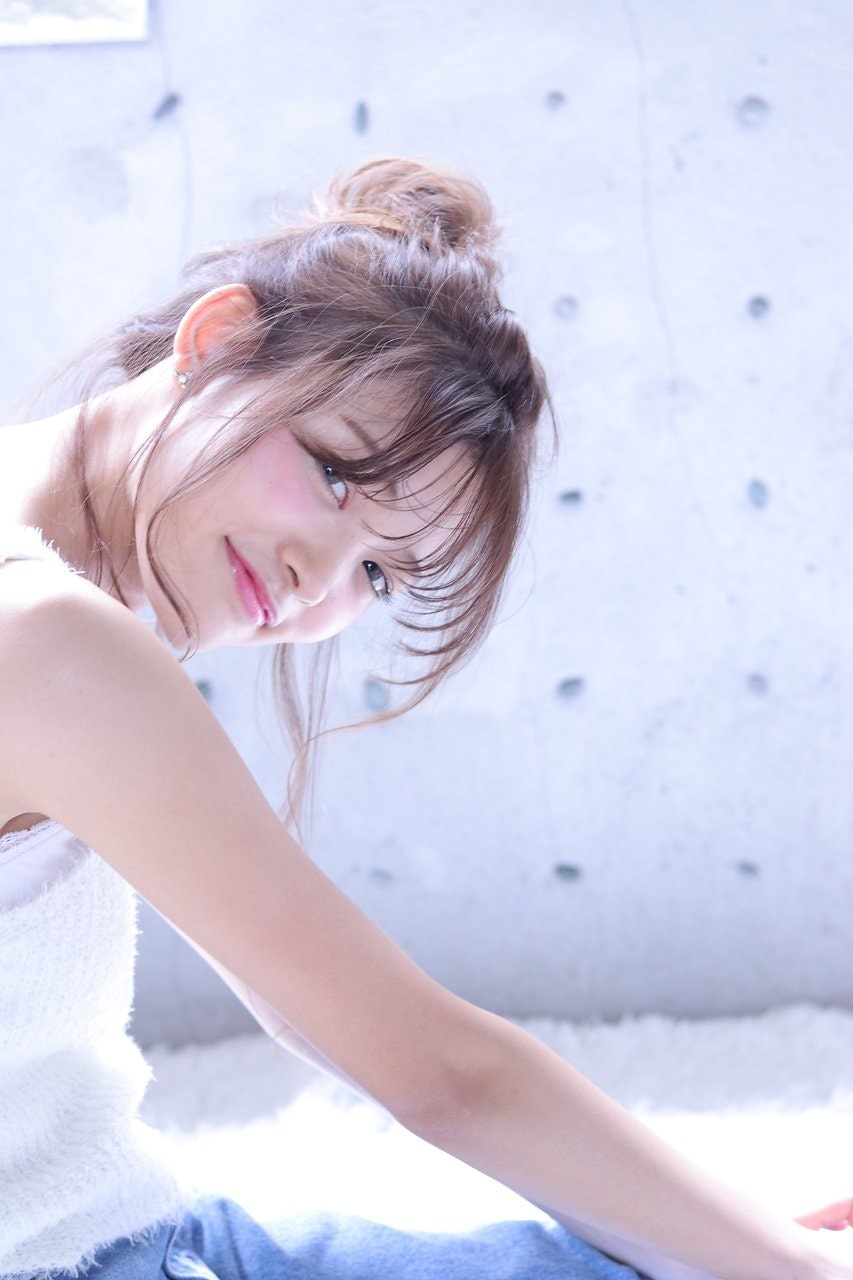 お団子の位置で印象が変わる!簡単、オシャレに決まるヘアアレンジ集♡のサムネイル画像