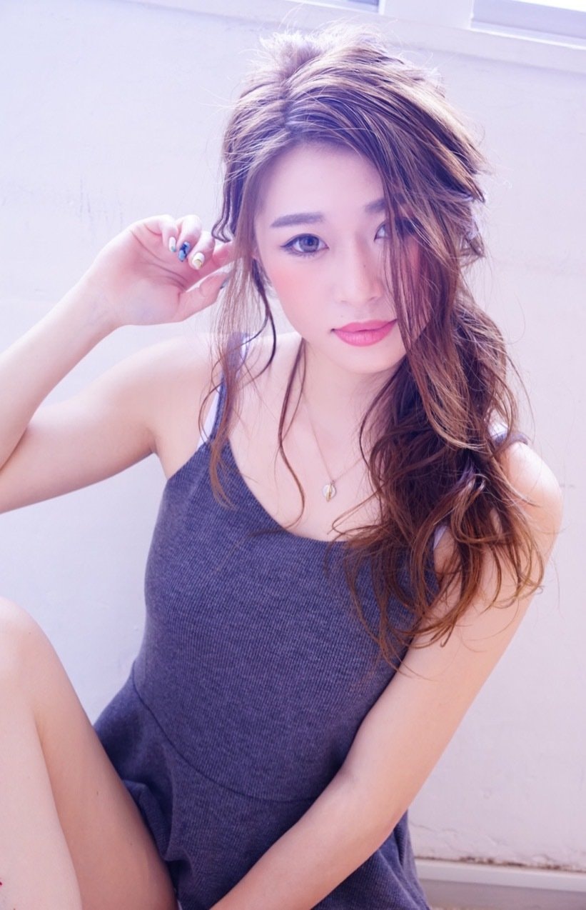 印象を変えて楽しむ愛されまとめ髪♡サイドアップで作るヘアアレンジのサムネイル画像