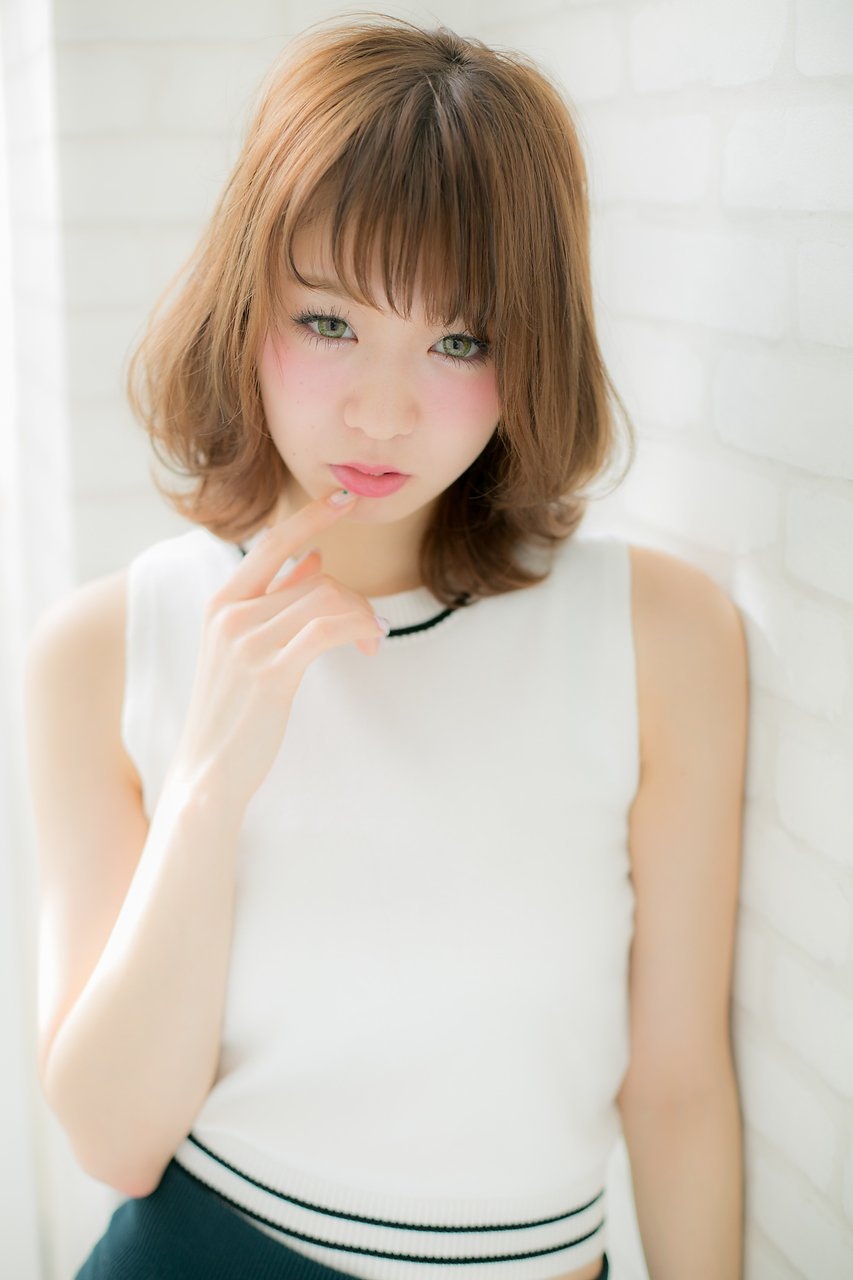 コンサバ系ヘアスタイルで清楚な女性へ レングス別の大人かわいいヘアカタログ ホットペッパービューティーマガジン