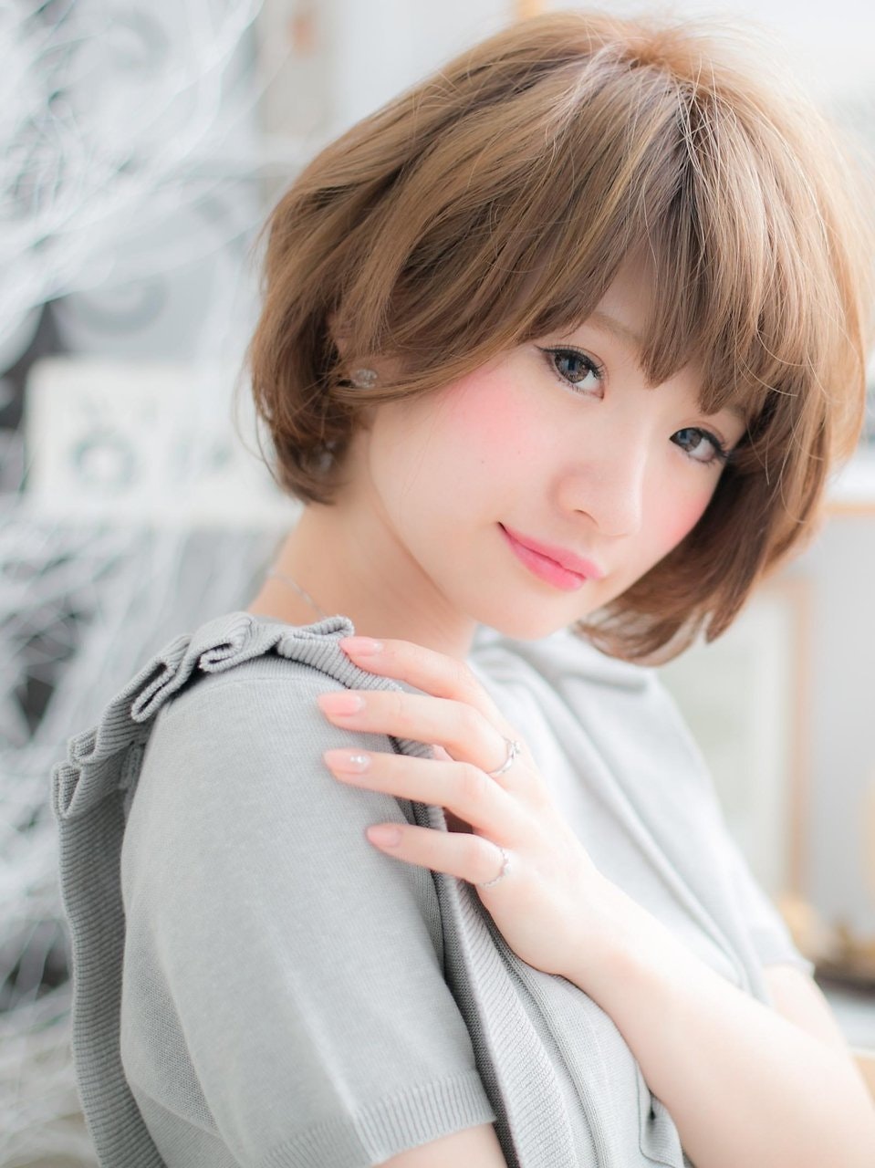 大人女子にもおすすめ マッシュボブ が可愛い カラーやバングで印象が変わる ホットペッパービューティーマガジン