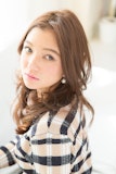センターパートで美人度UP！大人を格上げする《おでこ出し》ヘアスタイル集