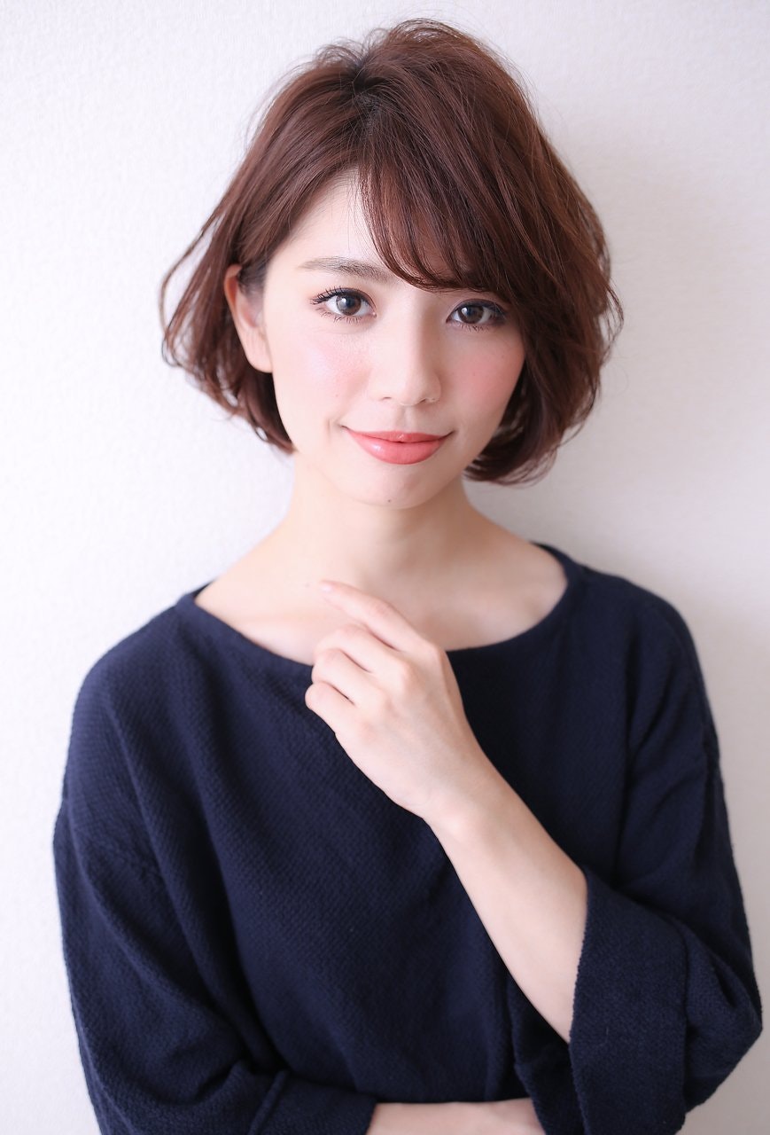 大人っぽさ＆女っぽさ全開！リップラインボブで美人髪を手に入れよう♡のサムネイル画像