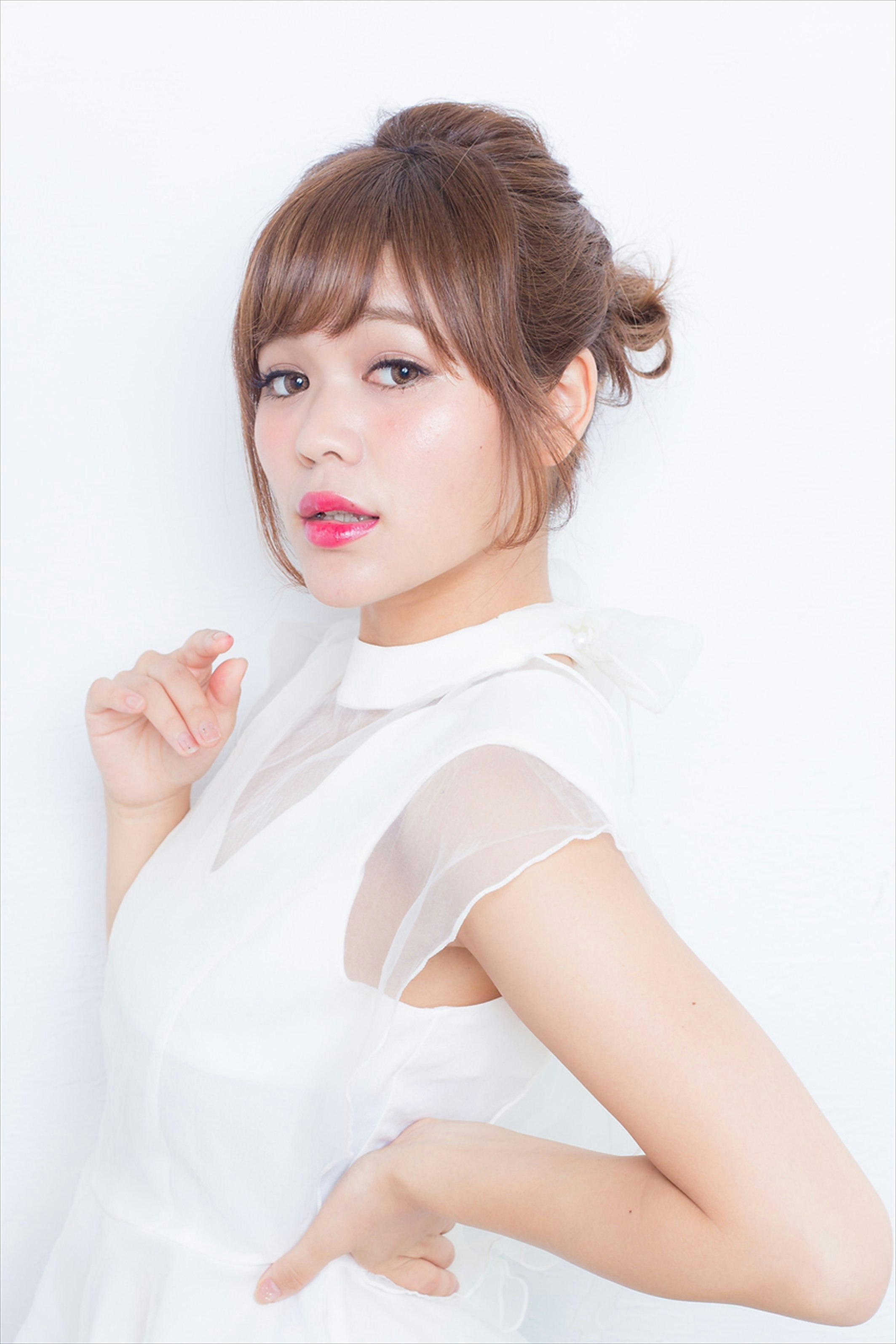 崩れ防止やアクセントにも ヘアピンを使ったボブのへアアレンジ特集 ホットペッパービューティーマガジン 崩れ防止やアクセントにも ヘアピンを使ったボブのへアアレンジ特集 ホットペッパービューティーマガジン