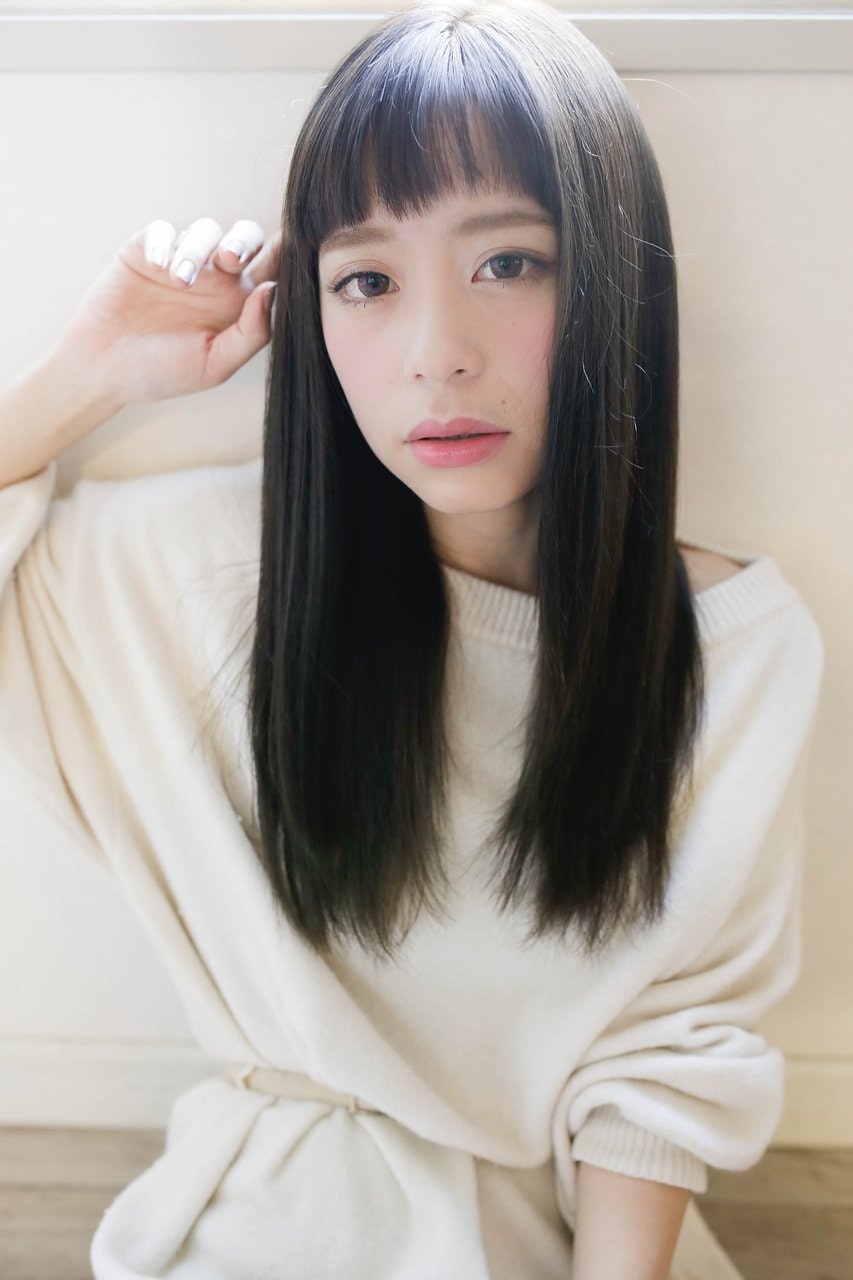 オシャレなあの子の黒髪の秘密 透明感のあるアッシュブラックのスタイルをチェック ホットペッパービューティーマガジン オシャレなあの子の黒髪の秘密 透明感のあるアッシュブラックのスタイルをチェック ホットペッパービューティーマガジン