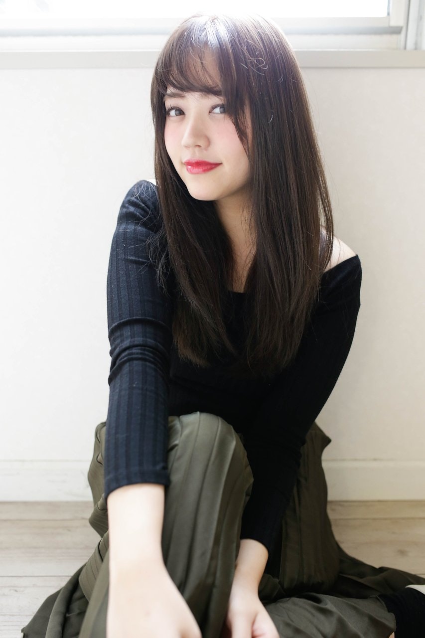 セクシーに見違えたいならダークトーンが一押し♪軽やかな大人のブラックでモテ髪を手に入れようのサムネイル画像