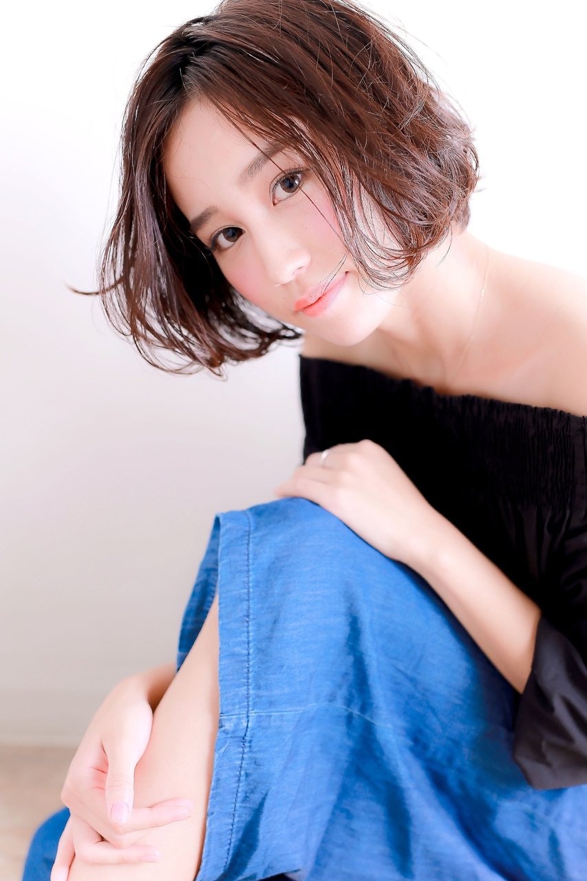 今注目の艶カラーはコレ!誰でも簡単に潤いが手に入るヘアカラーまとめのサムネイル画像