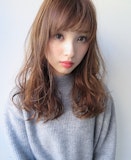 オフィスでもOK！「ふわふわ」質感のセミロングは男性からも好印象♡