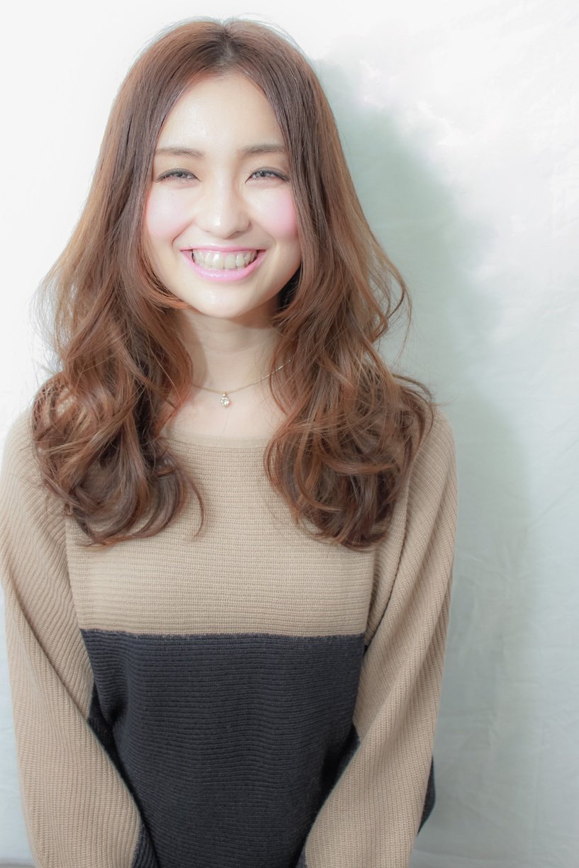 モテ髪で女子力up 大人可愛いロングのaラインで魅力を引き出そう ホットペッパービューティーマガジン モテ髪で女子力up 大人可愛いロングのaラインで魅力を引き出そう ホットペッパービューティーマガジン