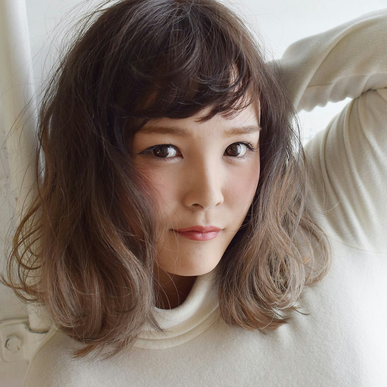 グラデーションカラーで透明感を手に入れよう♪外国人風でおしゃれなヘアスタイル集のサムネイル画像