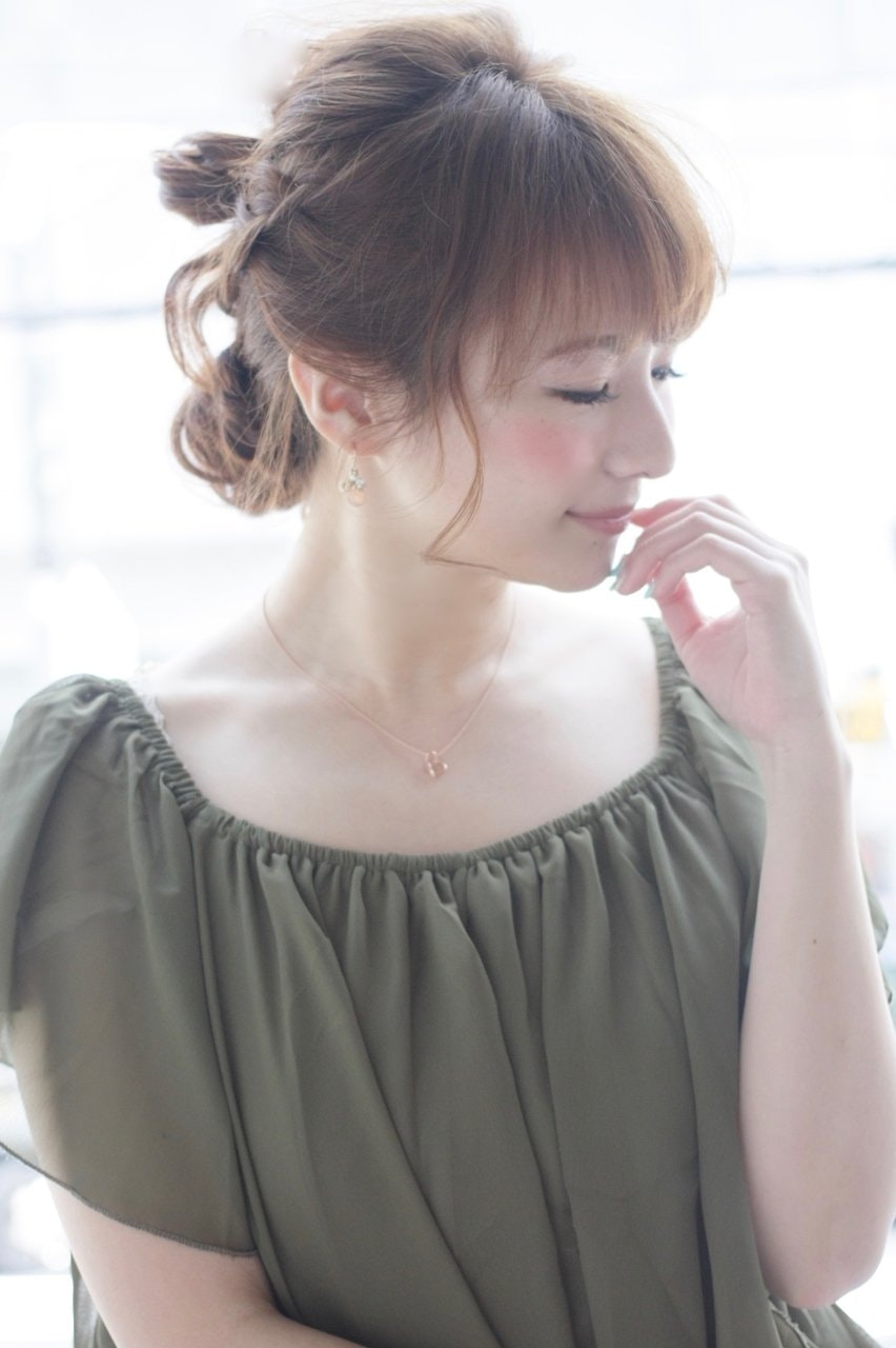 この 華やかさ はロングヘアならでは サロンで指名したいアップスタイルアレンジ集 ホットペッパービューティーマガジン この 華やかさ はロングヘアならでは サロンで指名したいアップスタイルアレンジ集 ホットペッパービューティーマガジン