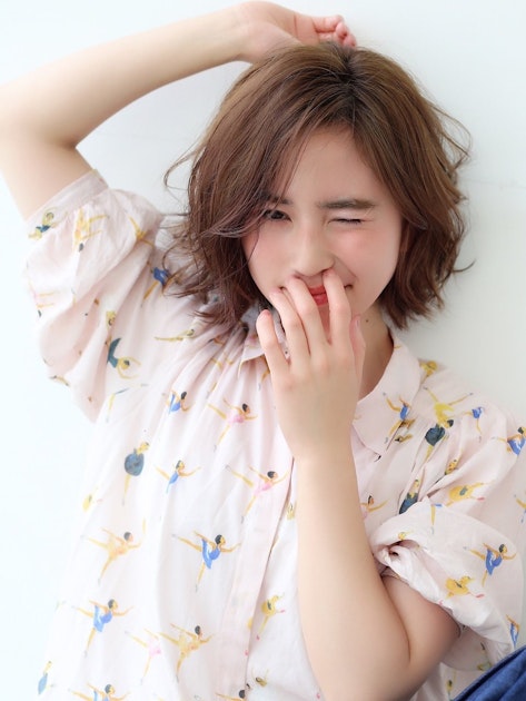 無造作な前髪でこなれ感をアップ ラフな質感のおしゃれバングでイメージチェンジを狙っちゃおう ホットペッパービューティーマガジン