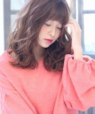 ガーリーなスタイルは前髪が決め手！大人をかわいく引き立てるヘアスタイル集