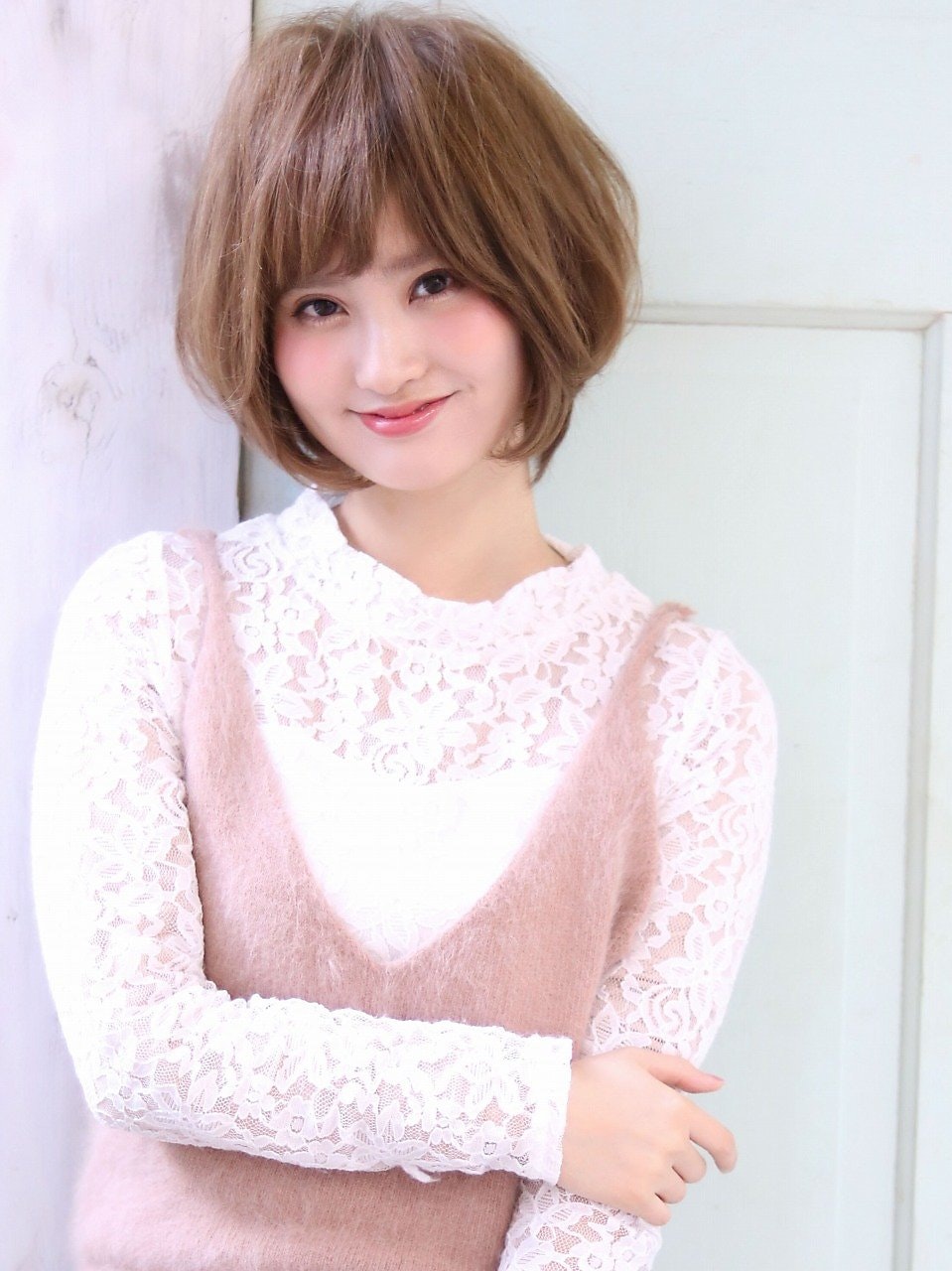 短めヘアでも女性らしく♪大人女子におすすめのフェミニンなボブスタイルのサムネイル画像