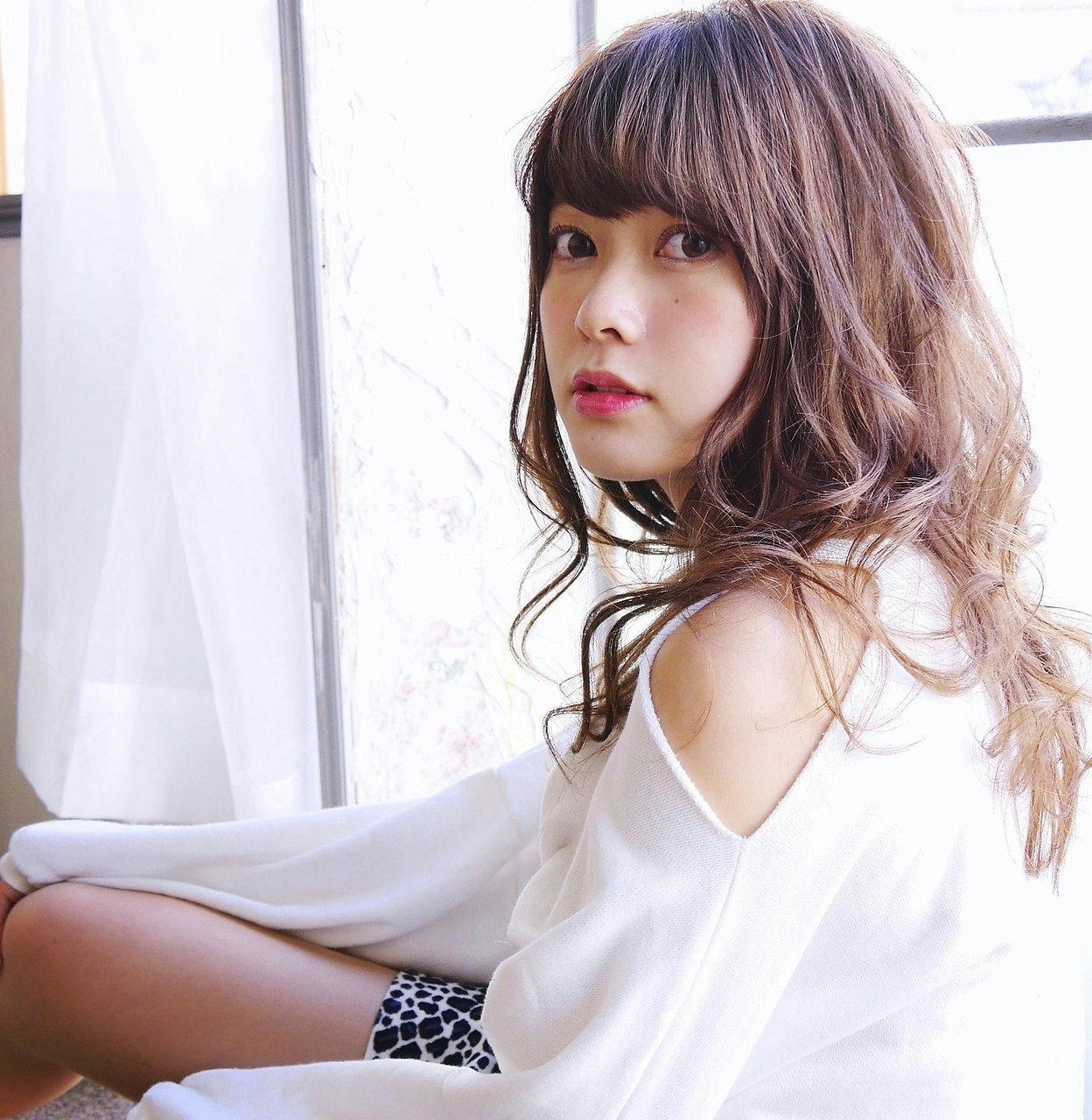 20代だからこそ似合う♡ハイトーンヘアカラーでフレッシュにのサムネイル画像