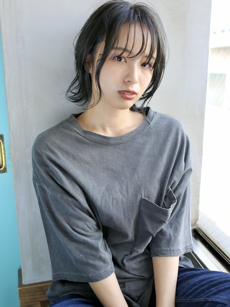 青系のアッシュカラーで女子力upを叶えよう ホットペッパービューティーマガジン 青系のアッシュカラーで女子力upを叶えよう ホットペッパービューティーマガジン