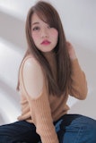 ナチュラルなブラウンベージュに夢中♡どんなヘアにも馴染みのいい万能ヘアカラー