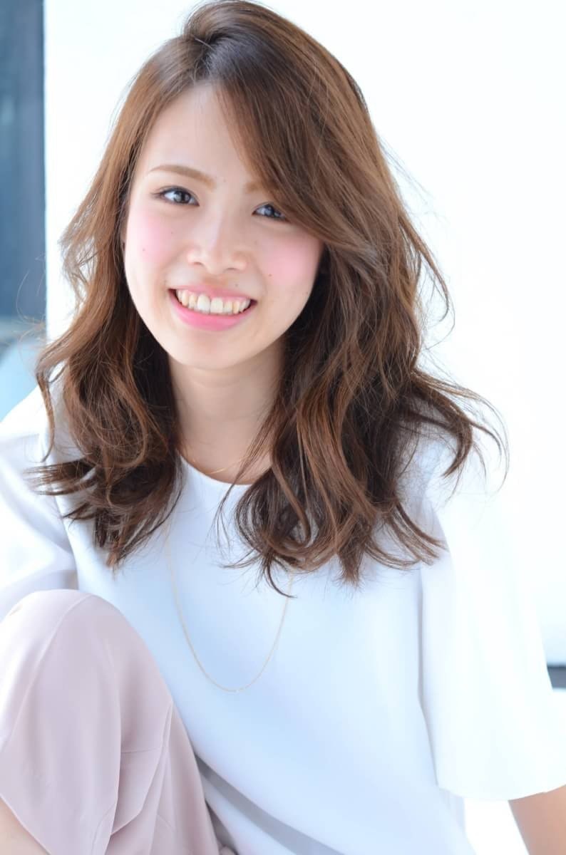 髪に立体感を。30代~40代におすすめな、3Dカラーを使ったスタイルまとめのサムネイル画像