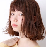 春の髪型はシルエットで勝負する！大人かわいくイメチェンが叶うヘアスタイル集