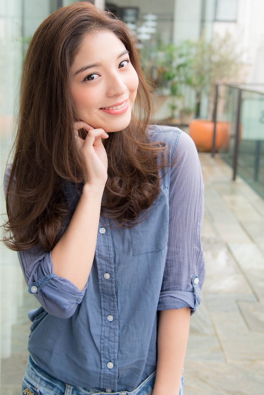 鏡を見るたびテンション上がる!自然なシルエットで360度美人見えするヘアスタイル集のサムネイル画像