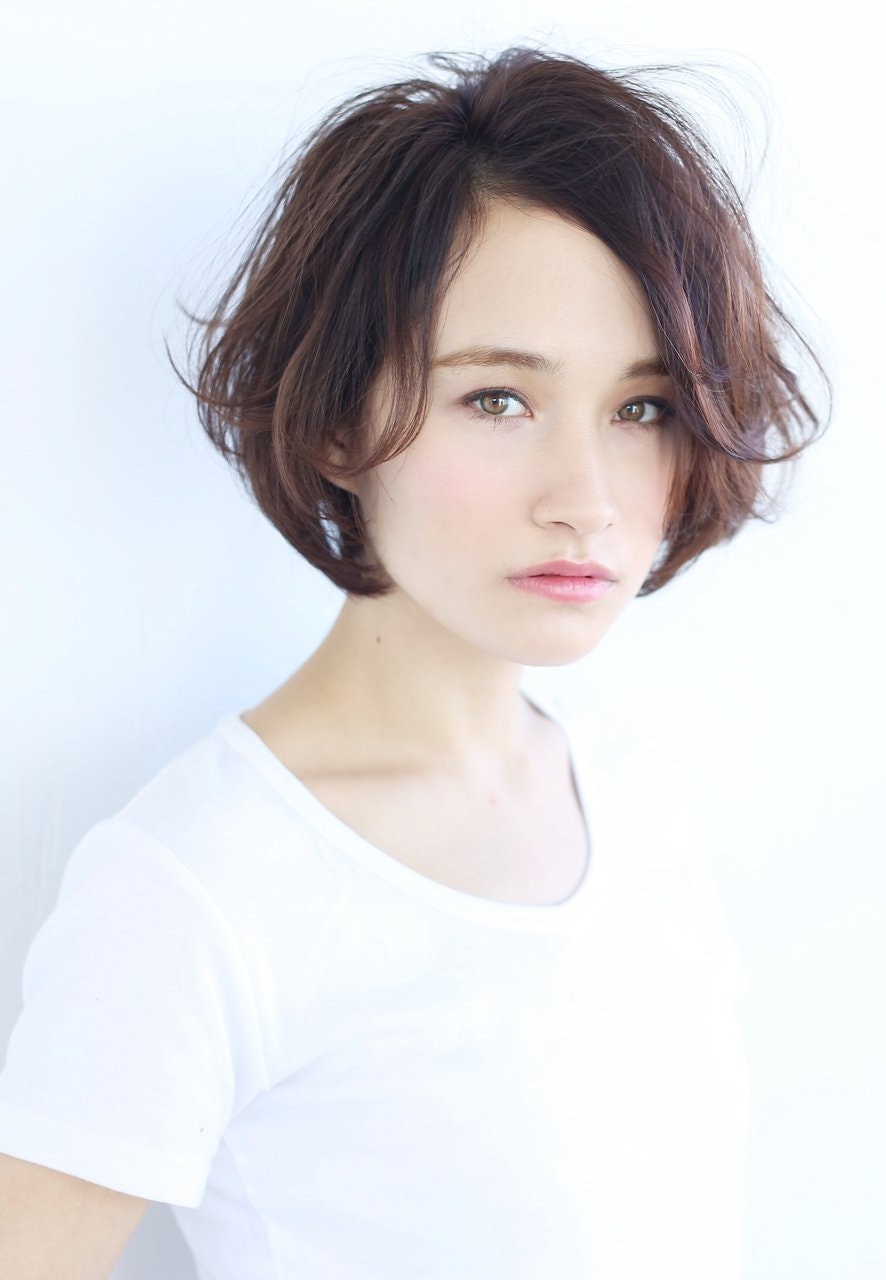 あなたはどのタイプ?クールな大人のショートへアで理想の自分に変身しよう!のサムネイル画像