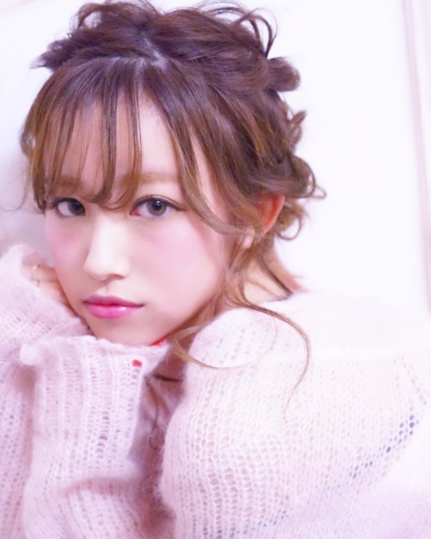 普段使いもお呼ばれも 編みこみ で決まり おすすめのヘアアレンジ特集 ホットペッパービューティーマガジン