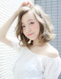 透明感たっぷりな金髪であか抜け♡おしゃれな外国人風の髪型にイメチェンしちゃおう！