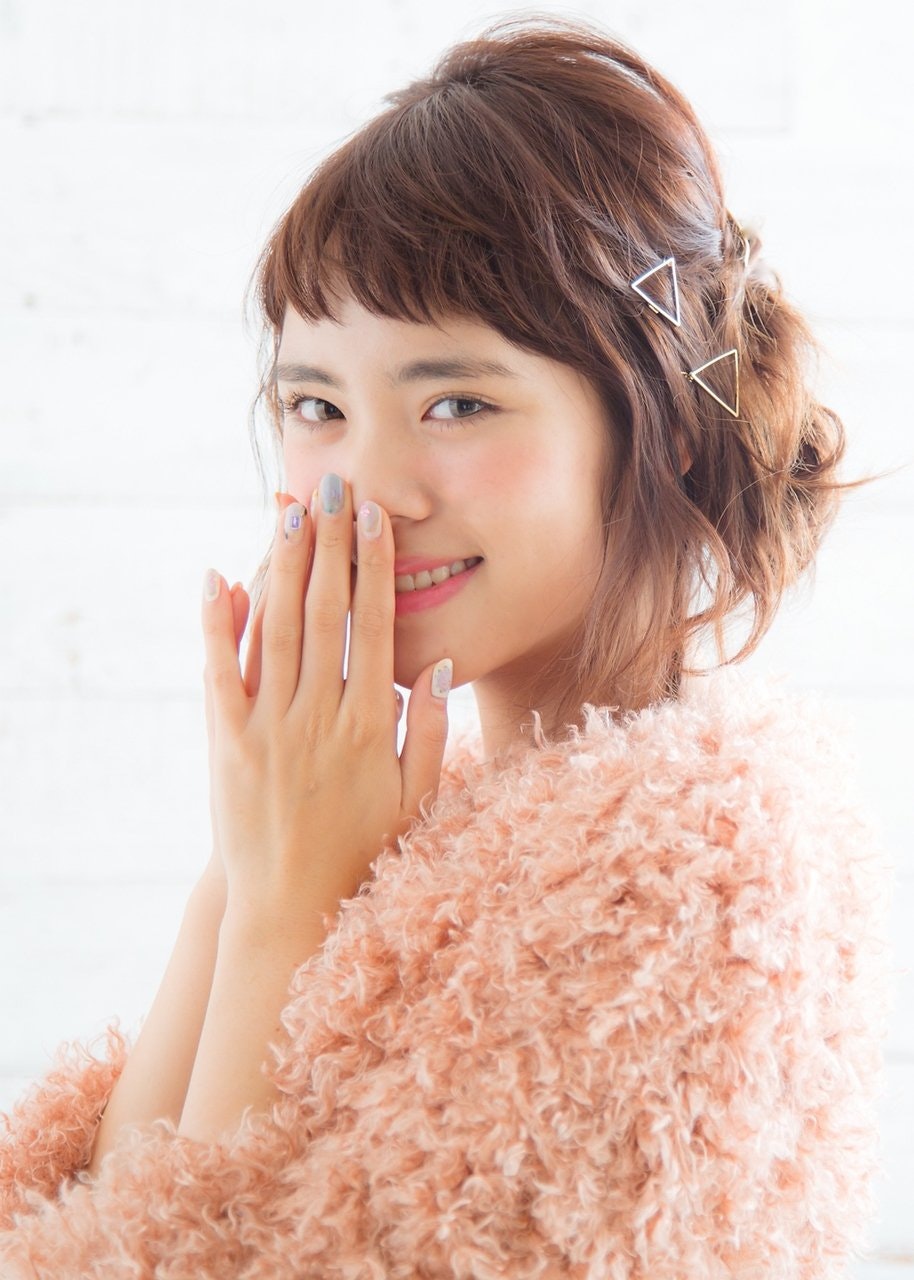 【厳選】男性ウケする愛され系ヘアアレンジ♡カジュアルからフォーマルまでご紹介!のサムネイル画像