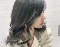 21年 グリーンカラーで美人見え 後ろ姿までおしゃれにスタイルチェンジ ホットペッパービューティーマガジン