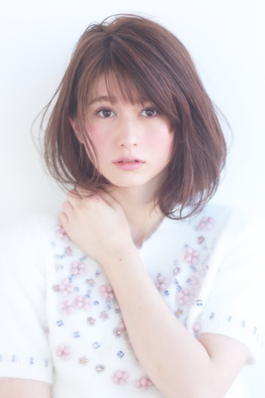 ミディアムレイヤーが可愛すぎる ふんわり感のあるフェミニンなヘアスタイル集 ホットペッパービューティーマガジン ミディアムレイヤーが可愛すぎる ふんわり感のあるフェミニンなヘアスタイル集 ホットペッパービューティーマガジン