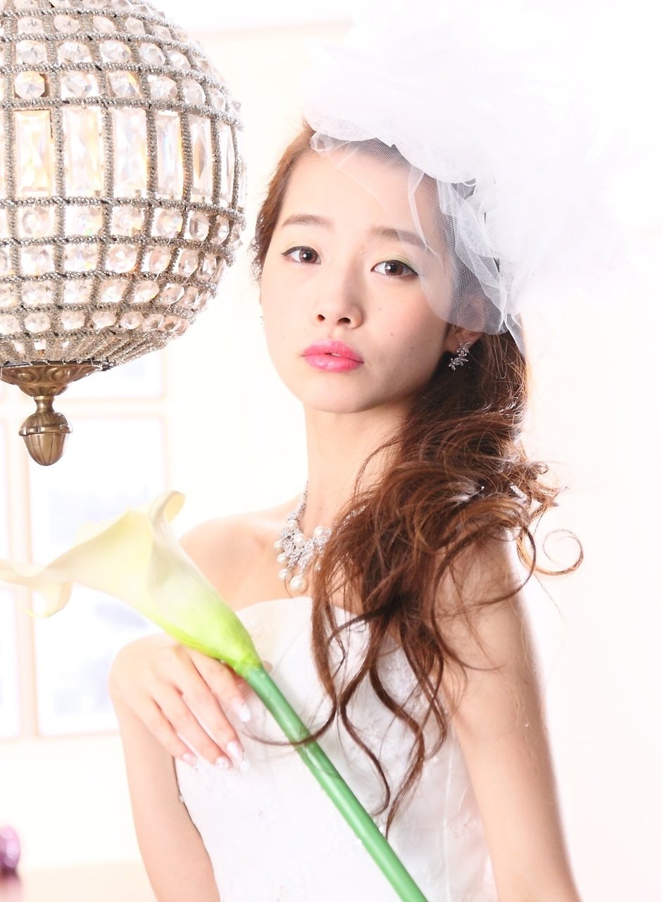 結婚式のヘアメイク大特集!【ドレス・着物別】花嫁さんと参列者のためのヘアセット30選のサムネイル画像