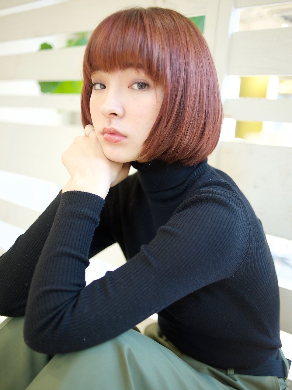 モードになりたいならレッド系のヘアカラーをチョイス♡髪色でつくる今どきスタイルのサムネイル画像