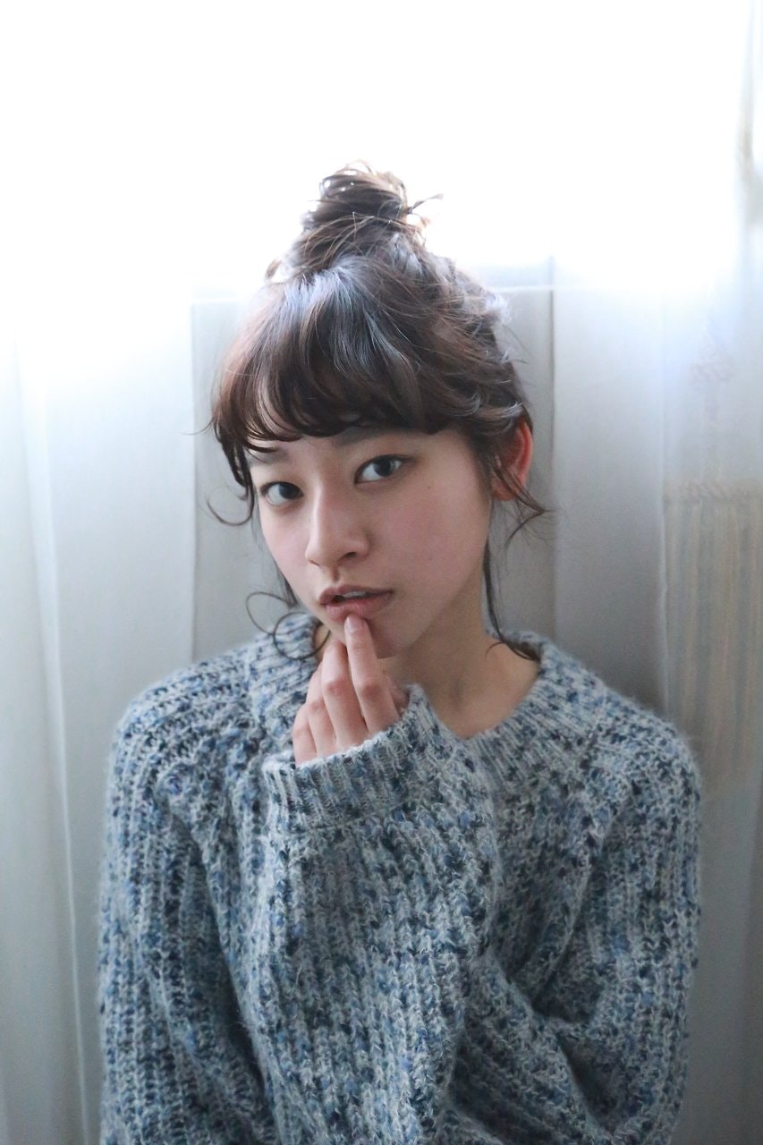 こなれ感が今っぽい!女性らしくキマる【無造作ヘアアレンジ】特集のサムネイル画像