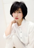 暗めのアッシュで暗髪でも透明感を♡ショートからロングまで、髪色で差がつくヘアスタイル集