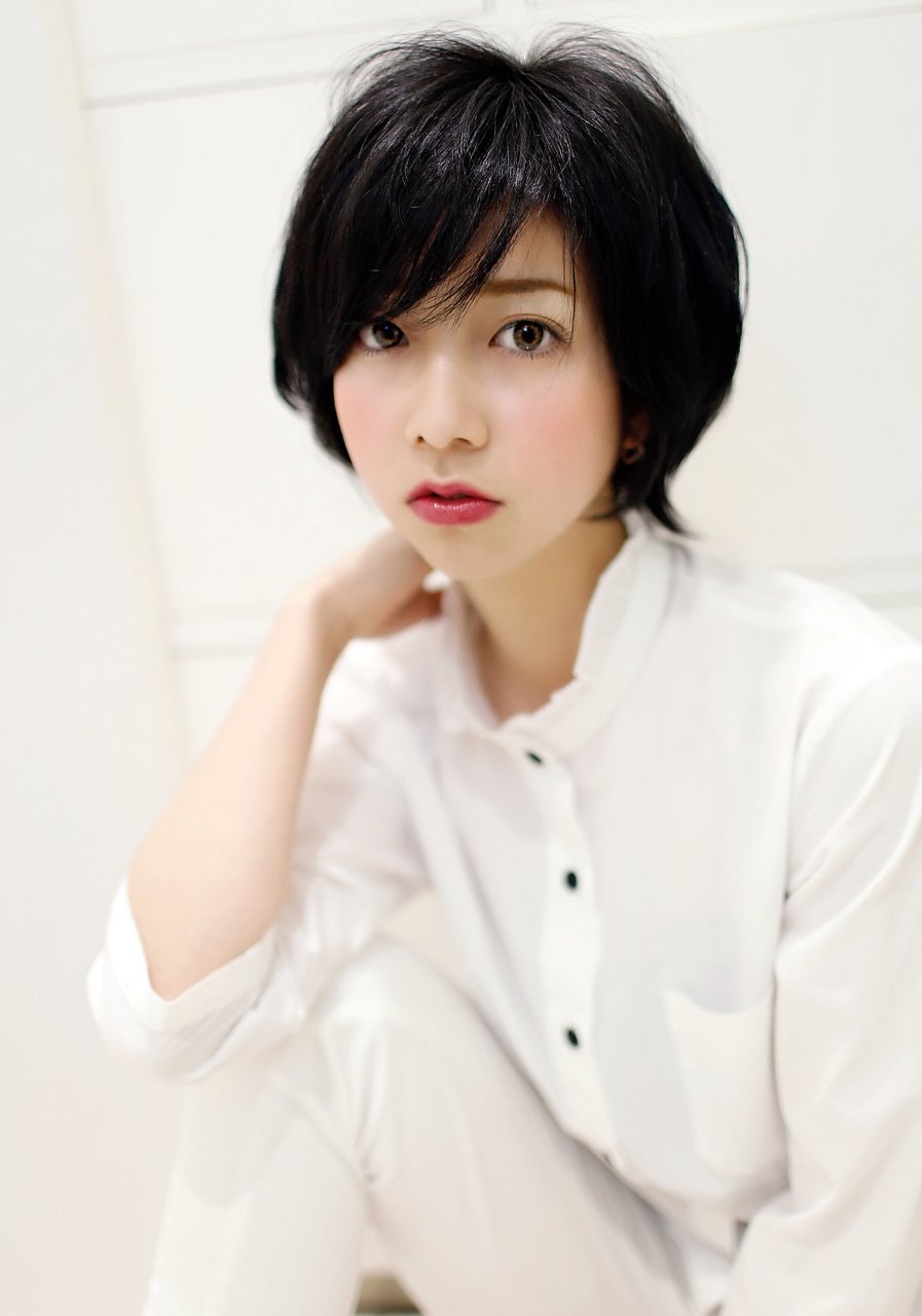 暗めのアッシュで暗髪でも透明感を ショートからロングまで 髪色で差がつくヘアスタイル集 ホットペッパービューティーマガジン 暗めのアッシュで暗髪でも透明感を ショートからロングまで 髪色で差がつくヘアスタイル集 ホットペッパービューティーマガジン