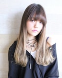 ロングの魅力を引き出す「グラデーションカラー」でイメチェンしよう！
