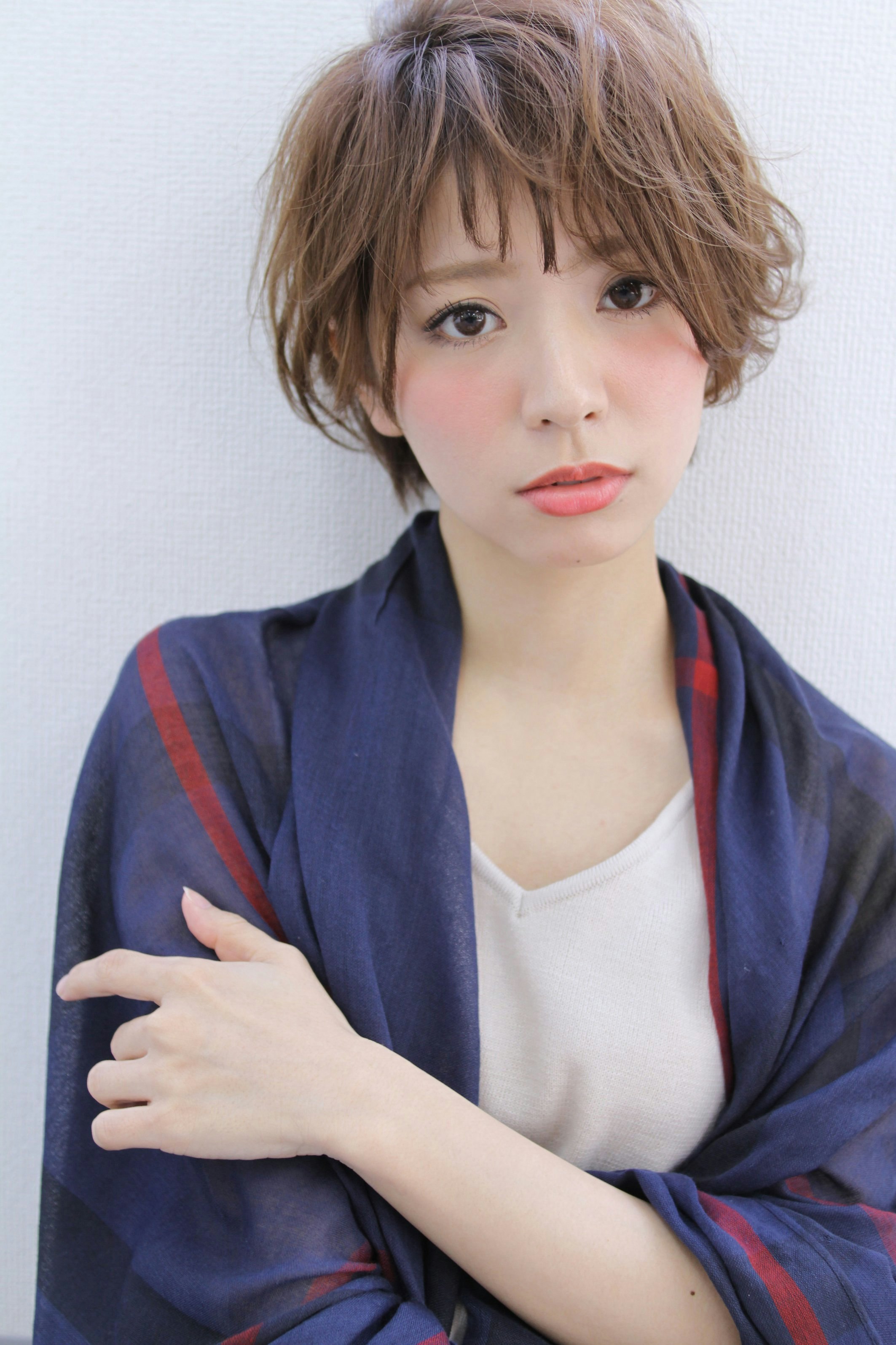 ダブルバングでヘアスタイルの幅が広がる!気分で着替えられるスタイルの鍵は「前髪」♡のサムネイル画像