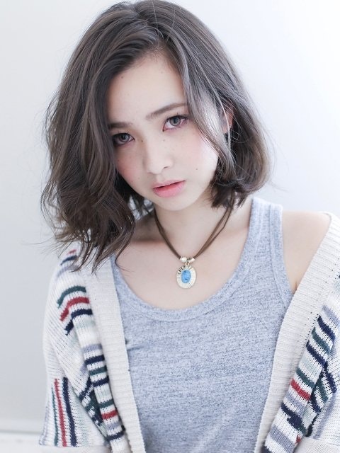 透明感とやわらかな質感が魅力 外国人風ヘアカラーで女性らしいオシャレ髪にイメチェン ホットペッパービューティーマガジン